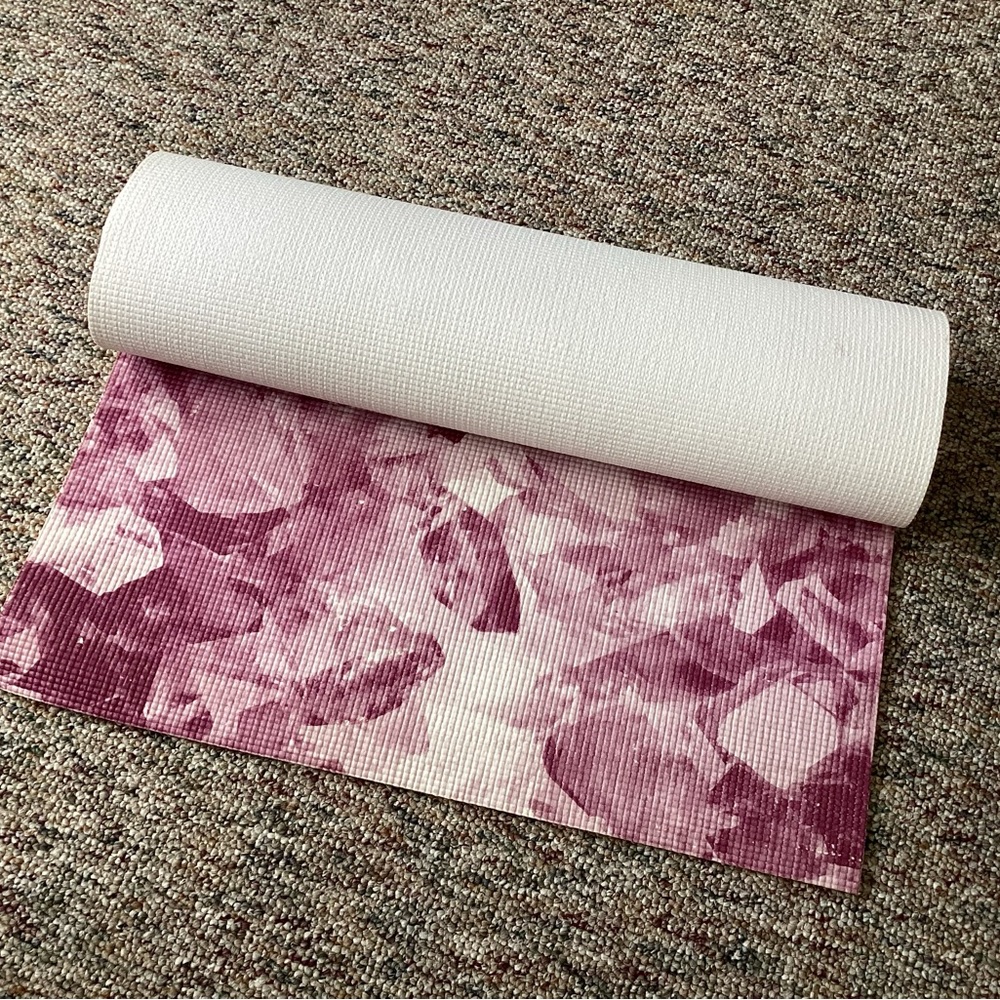 yoga mat white, ,mauve print